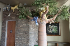 2015-06-27-02-35-45-lobby-tree